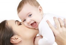 Mẹo giúp bé giảm đau khi mọc răng